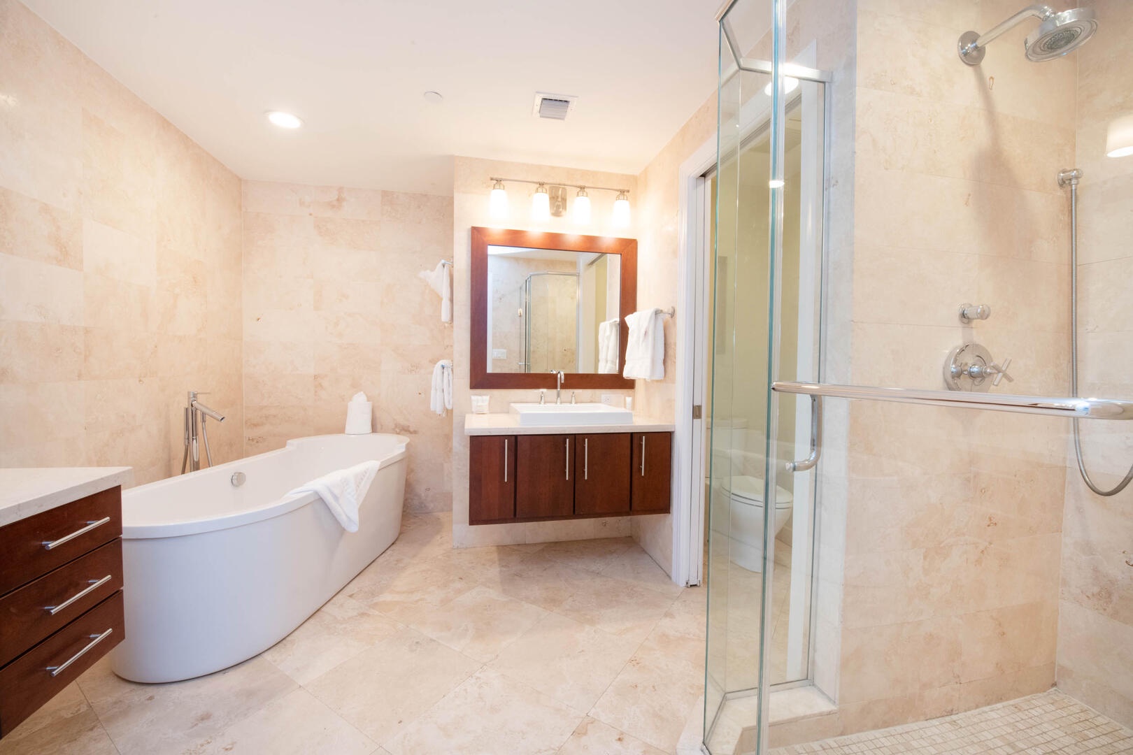 90-BC34-PrimaryEnsuite