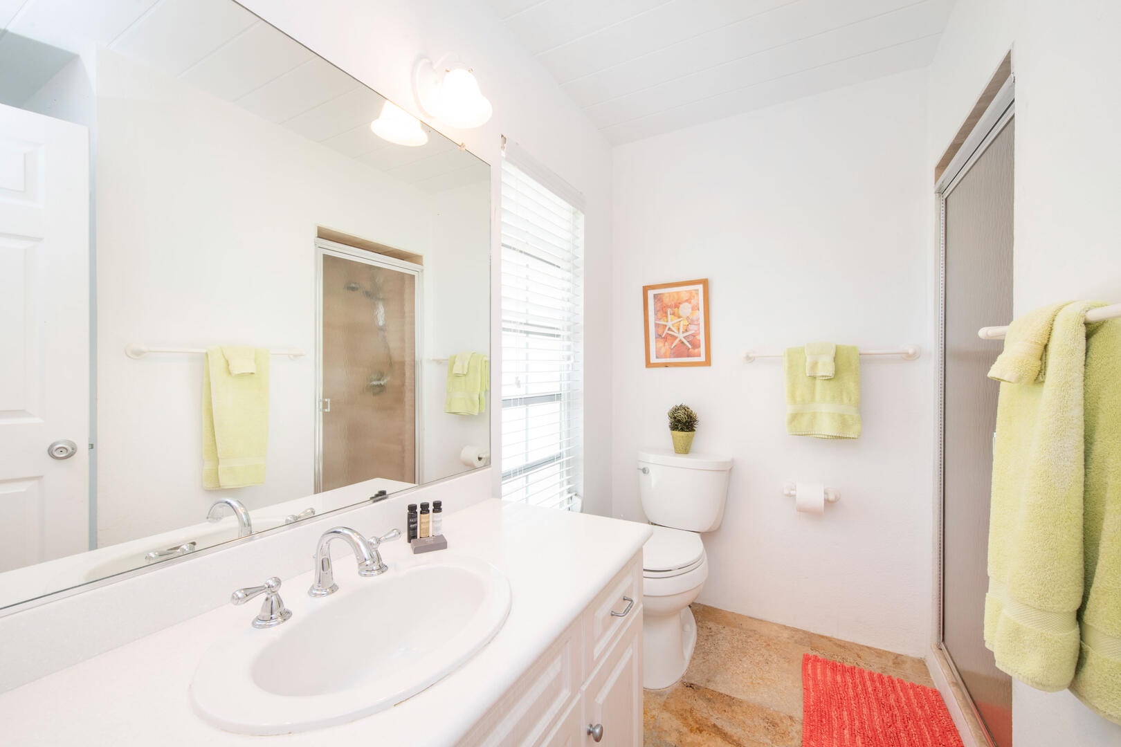 Guest ensuite Bathroom.