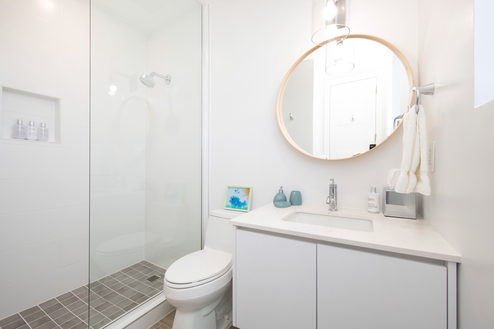 Bedroom 3 ensuite with shower