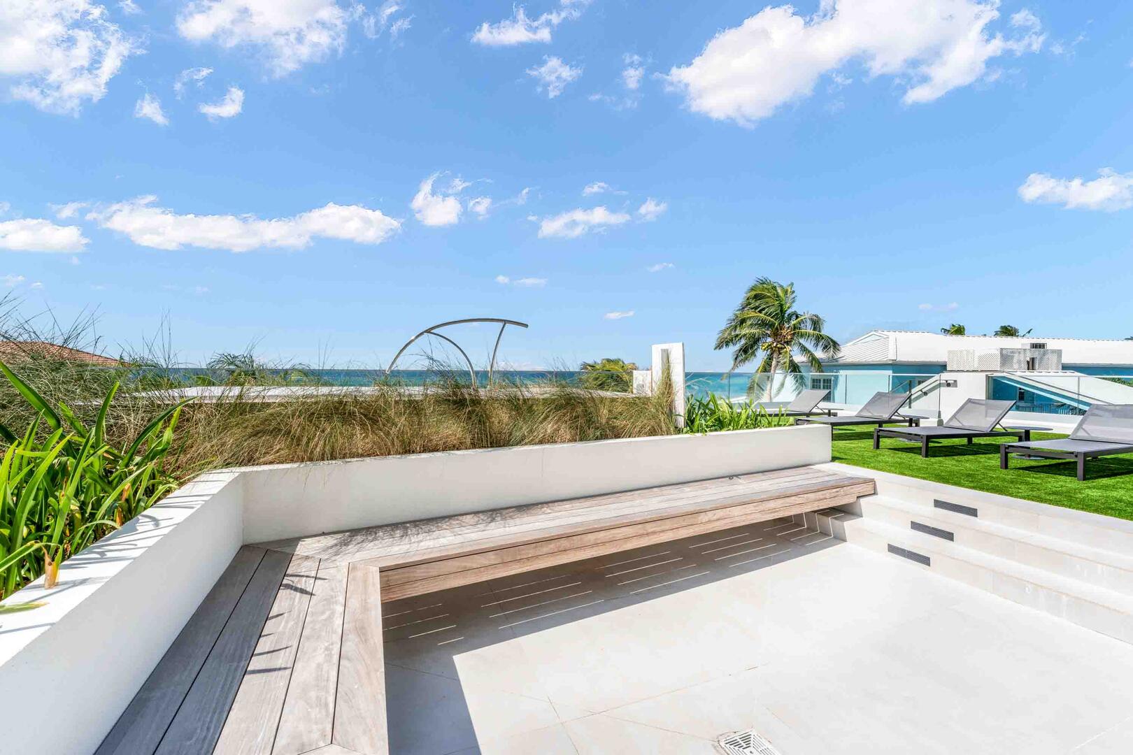 Sunken lounge area for late night hangs under the stars.