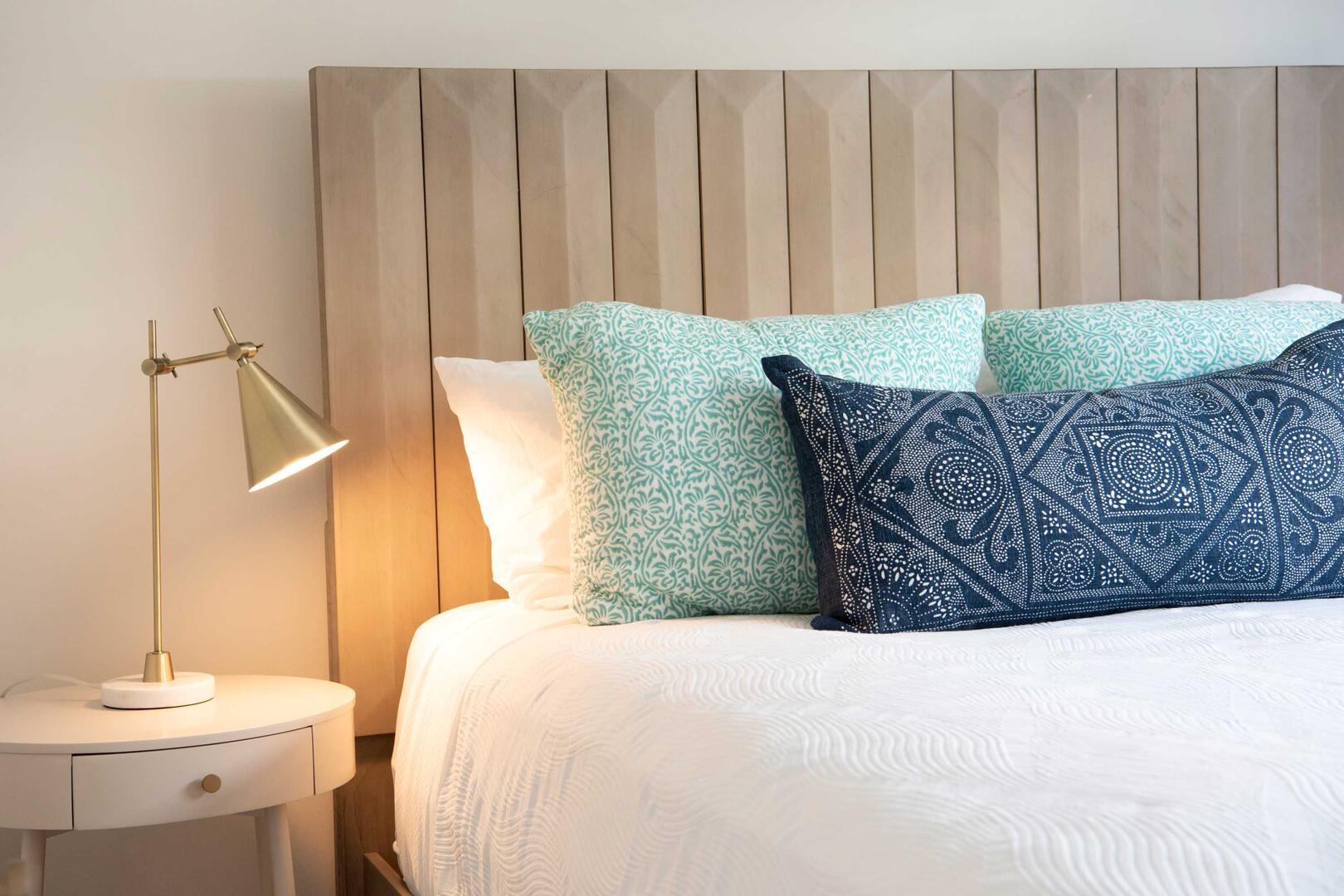 Queen bed in Guest Suite 1.