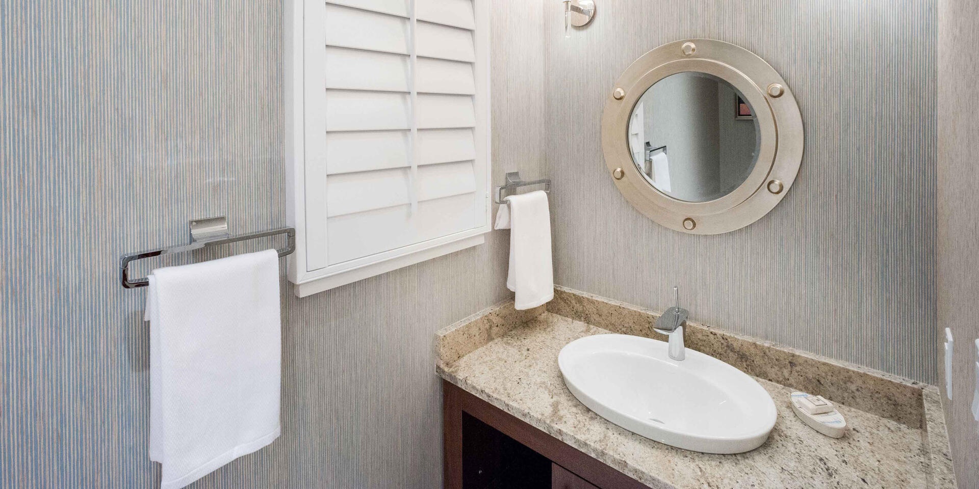 Guest Suite 2 Bathroom.