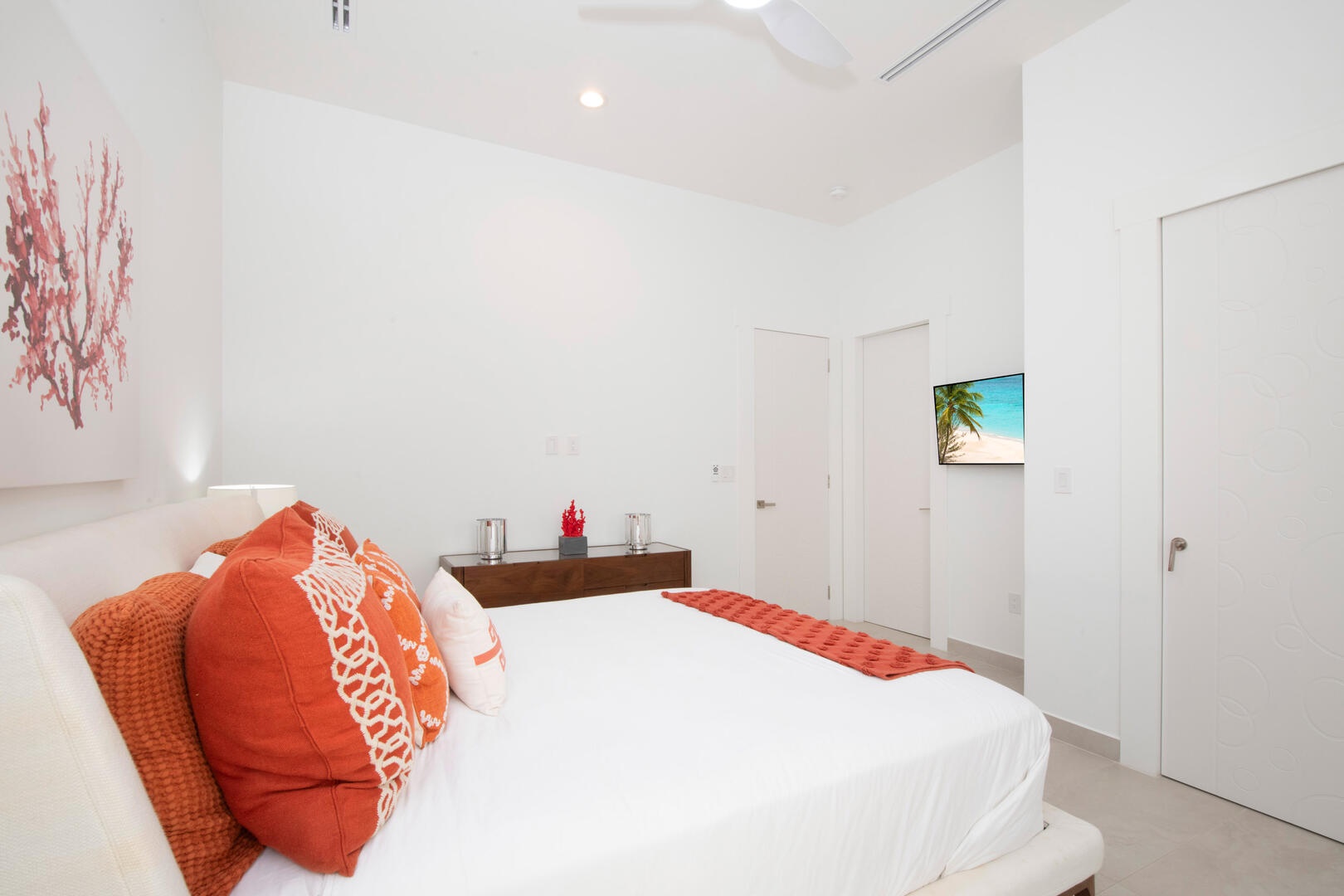 Suite 6 with king bed.