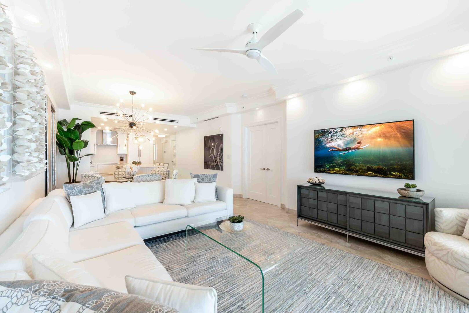 Spacious living room