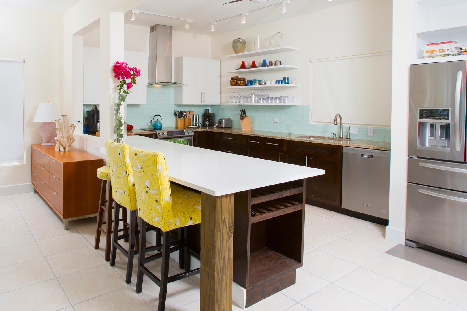 Cooking is no chore in this gorgeous kitchen!