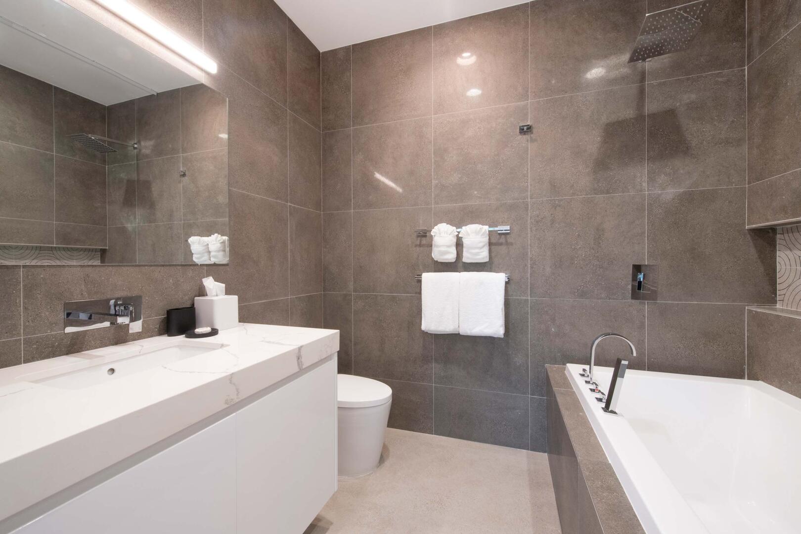 Guest Ensuite with shower bath.