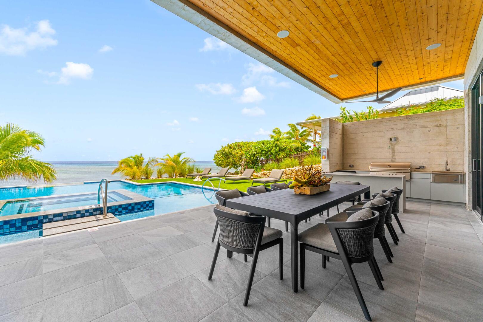 Veranda dining room table