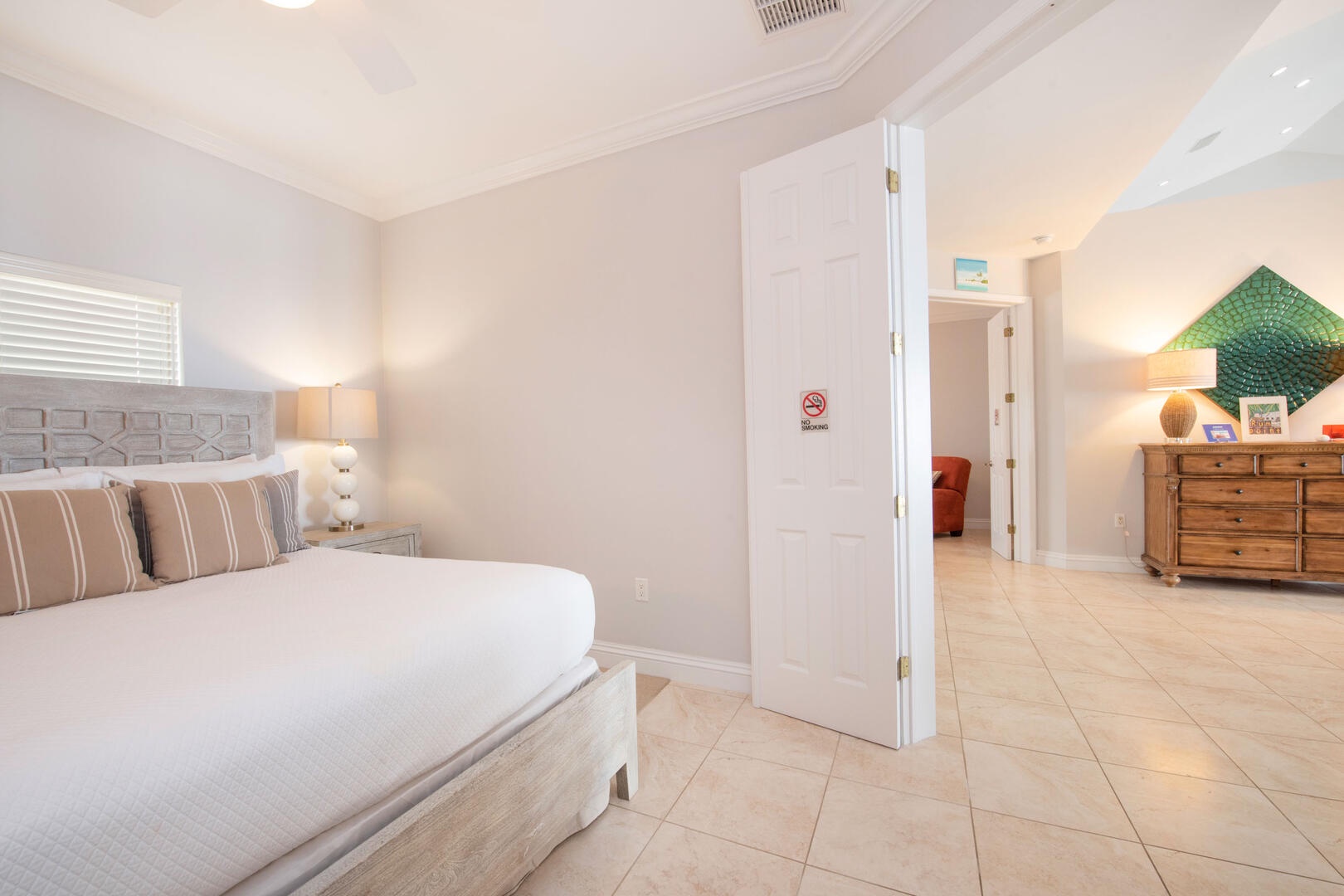 Guest Suite 3b with Queen bed.