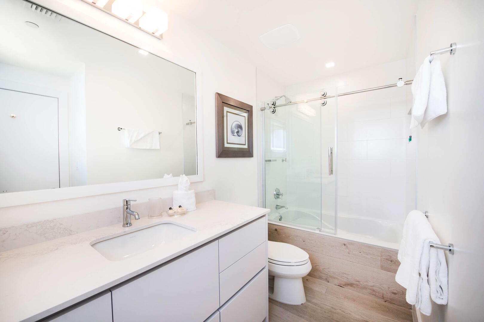 Guest Suite #2 ensuite with shower tub combo.