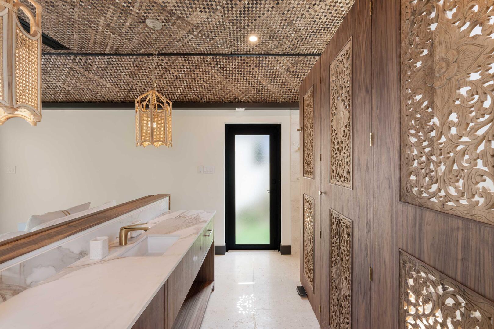 Bedroom 4 in-room ensuite.