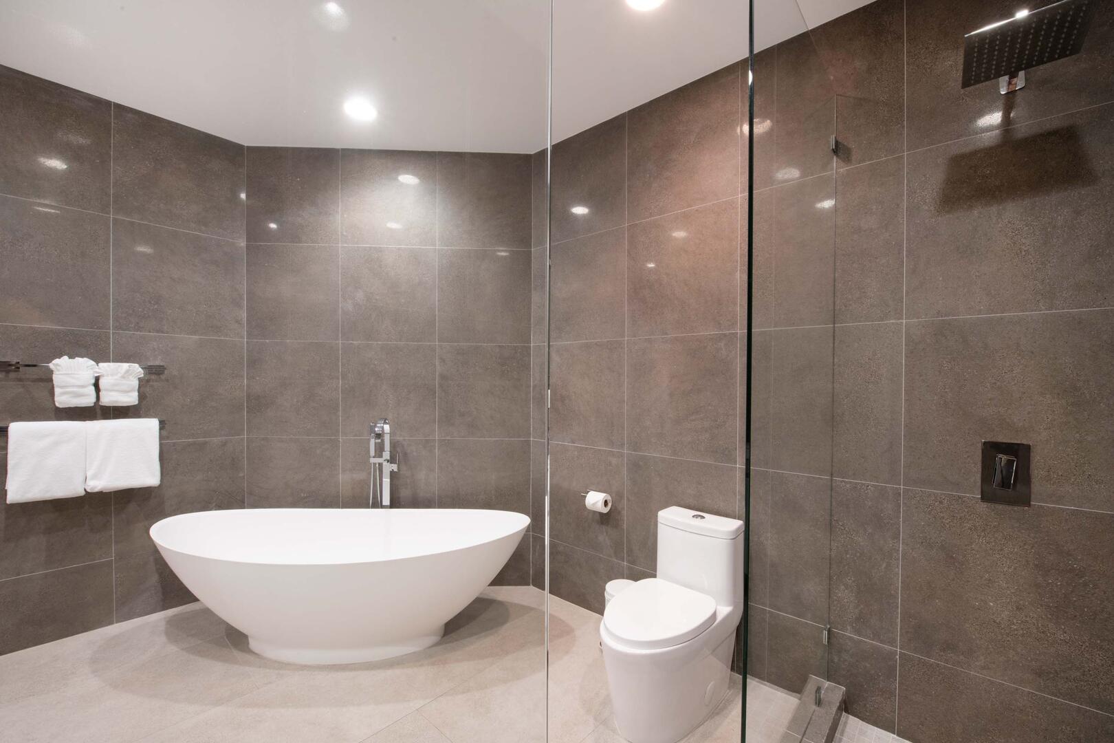 Primary Suite ensuite bath with soaking tub.