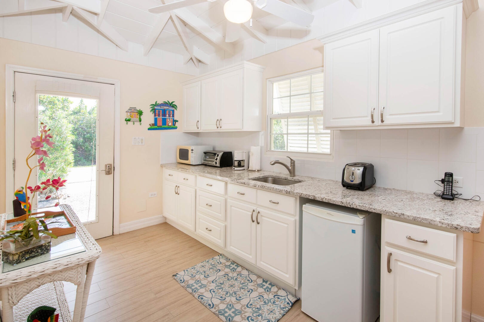 Guest cottage kitchenette