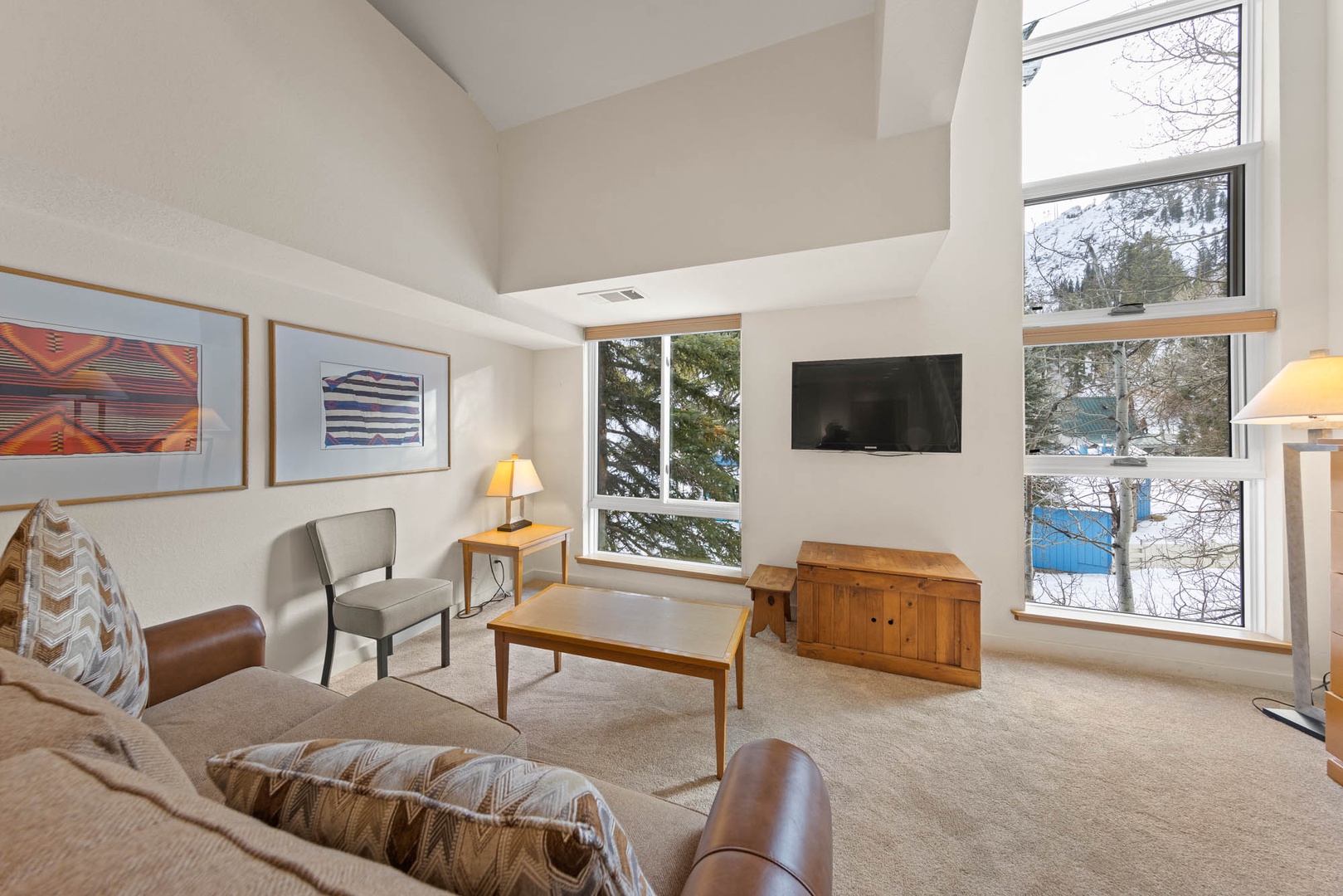 310 | Loft Retreat for 6 - Pool, Tubs & Sunshine