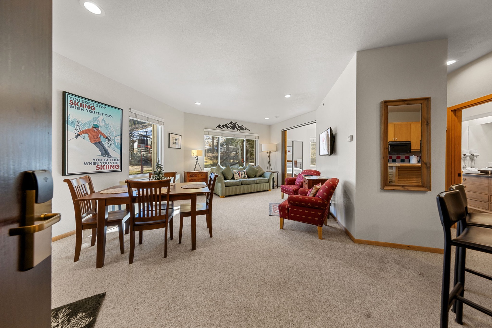 159 | 1BD King - Slope Views & Kitchen Comforts