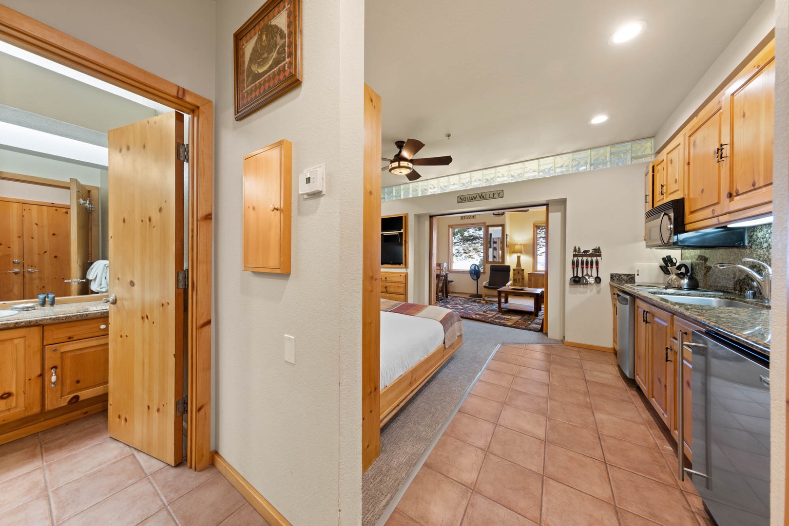 243 | Premium Studio - Mtn Views + Pool Escape