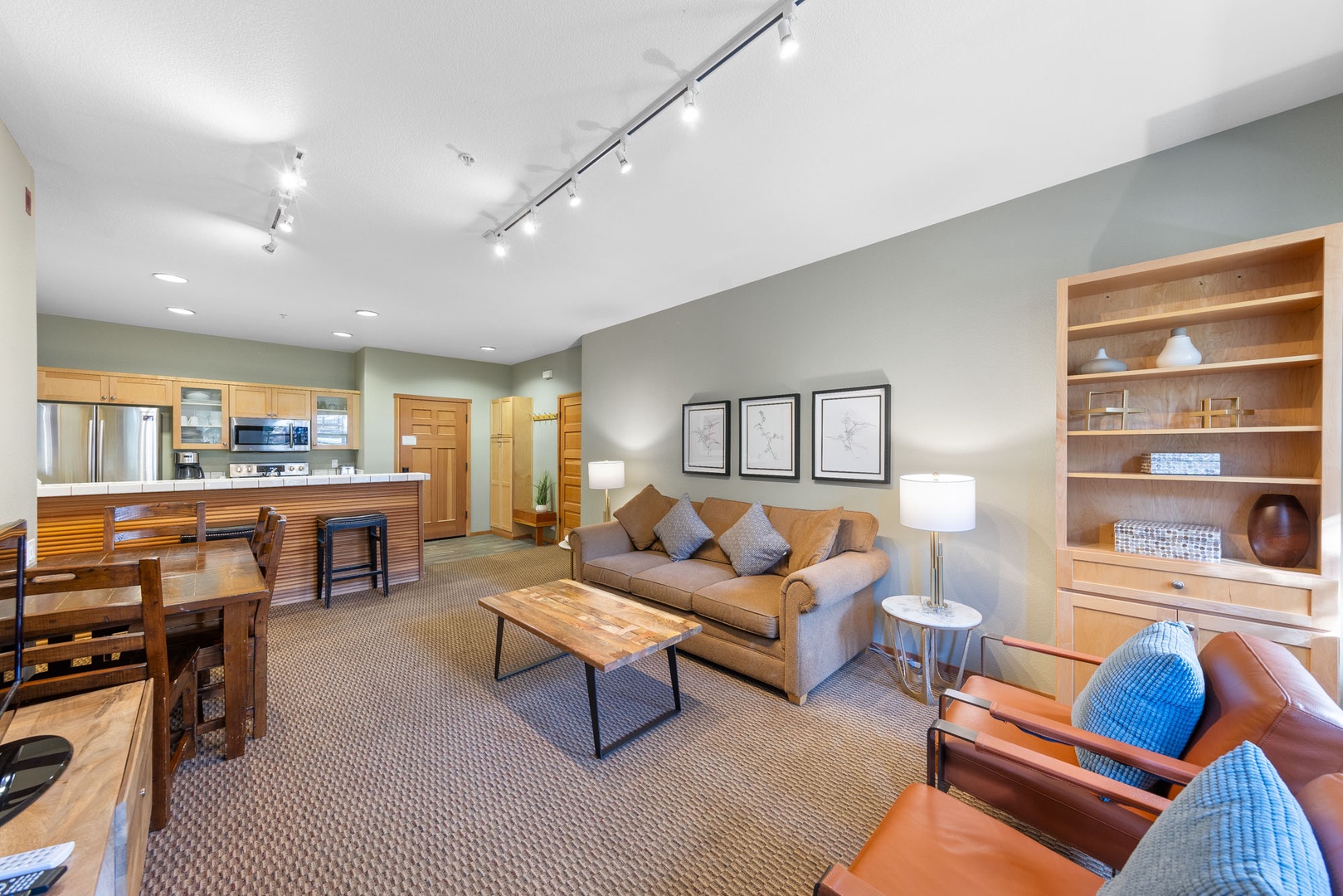 712 | Outdoor Lover's 2BD - King, Bunks + Pool