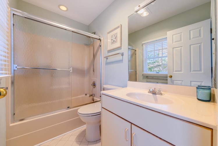 Step into your fresh, private bathroom with bright natural light and coastal-inspired décor. Enjoy the spacious tub-shower combo and ample counter space for all your essentials.