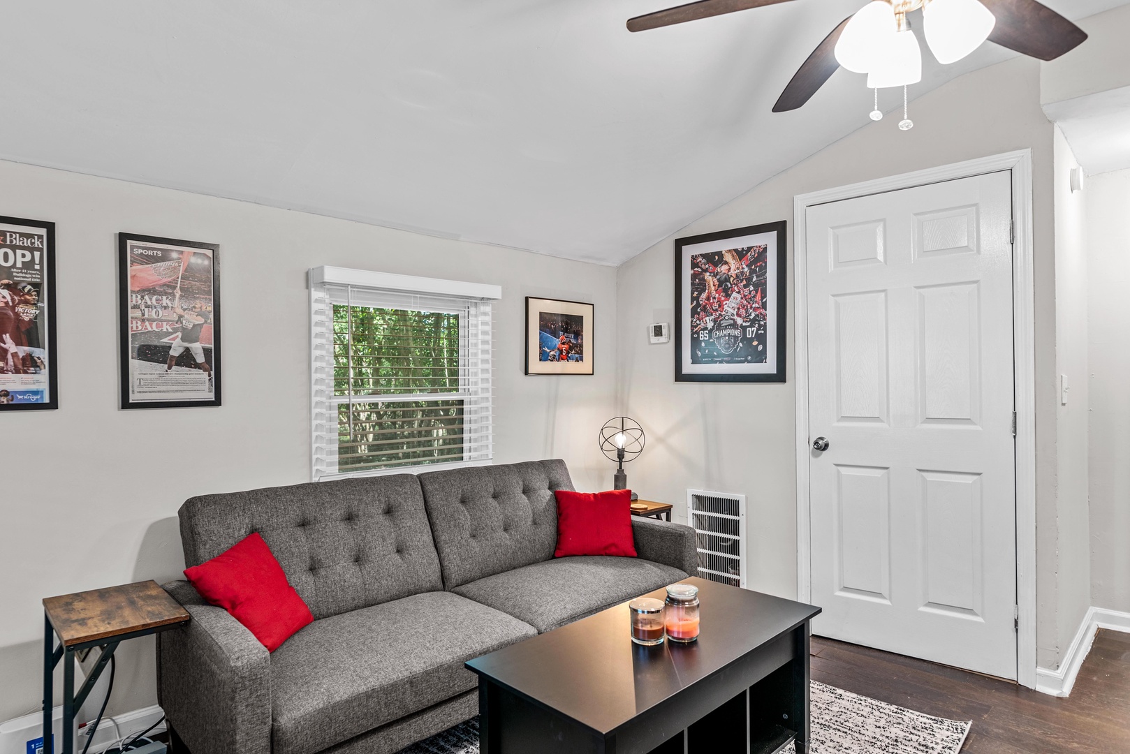 Relax in the cozy living room on the full-size futon