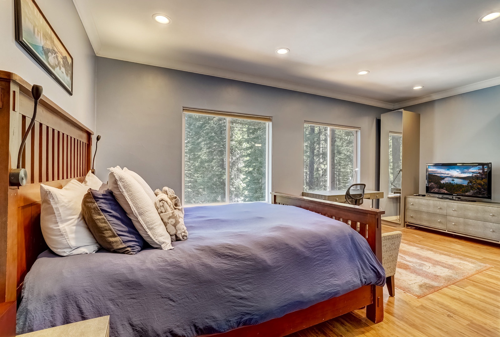 Bedroom 3 with Queen bed, work space, and en-suite (2nd floor)