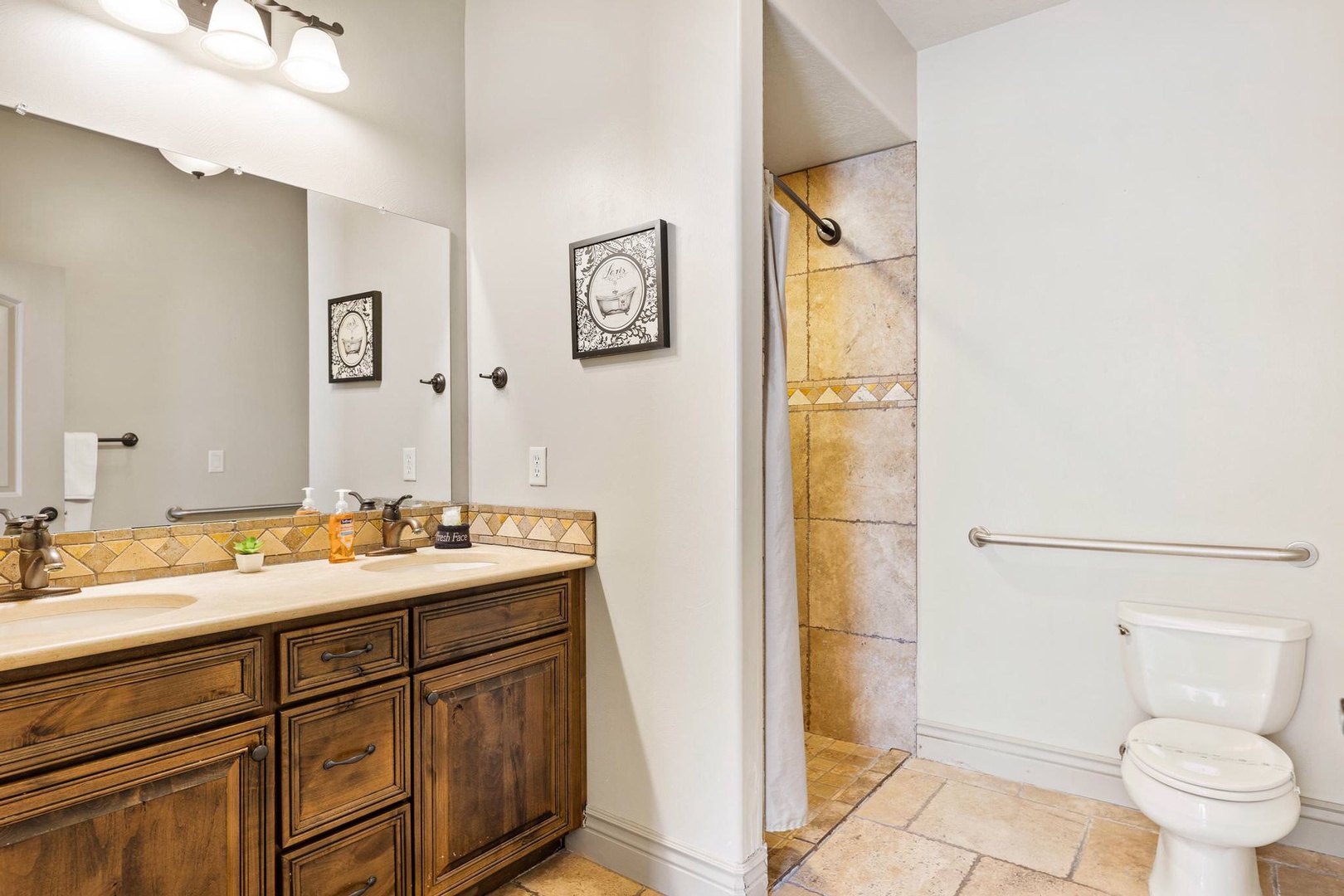Bathroom with walk in Shower