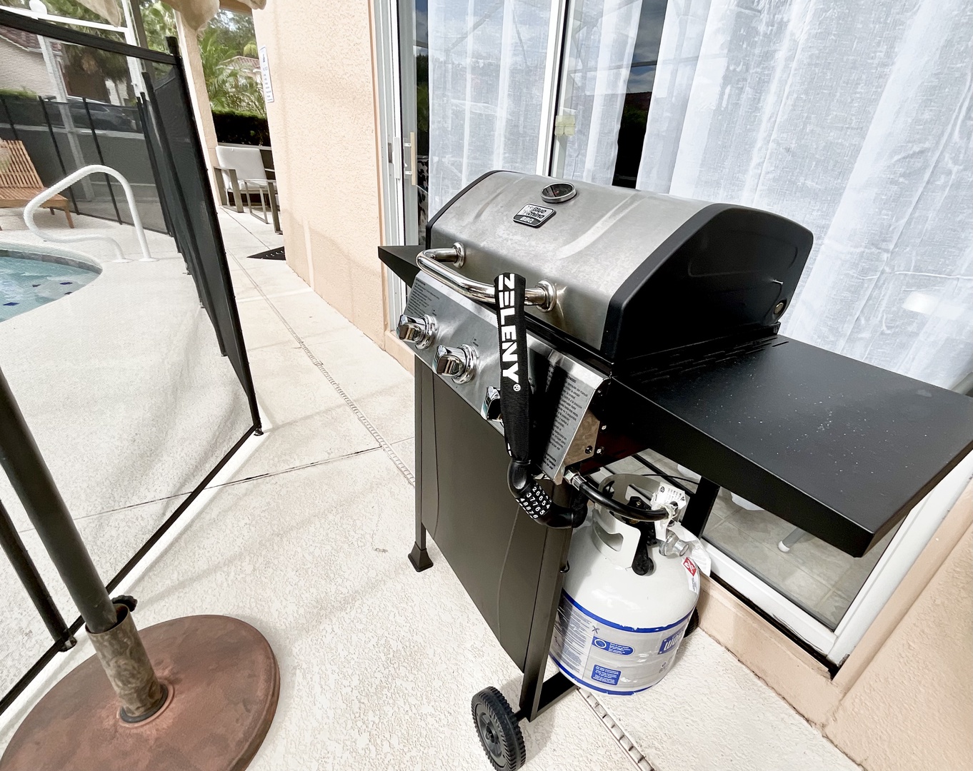 Outdoor gas BBQ grill