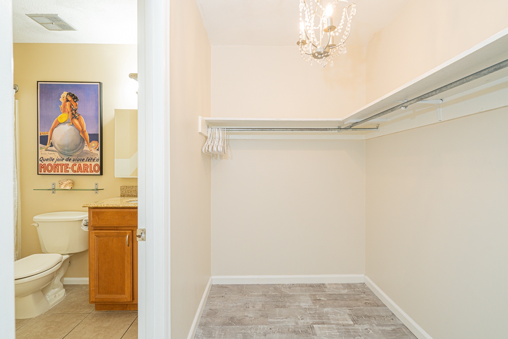 The final queen suite offers a walk-in closet, private ensuite. & Smart TV