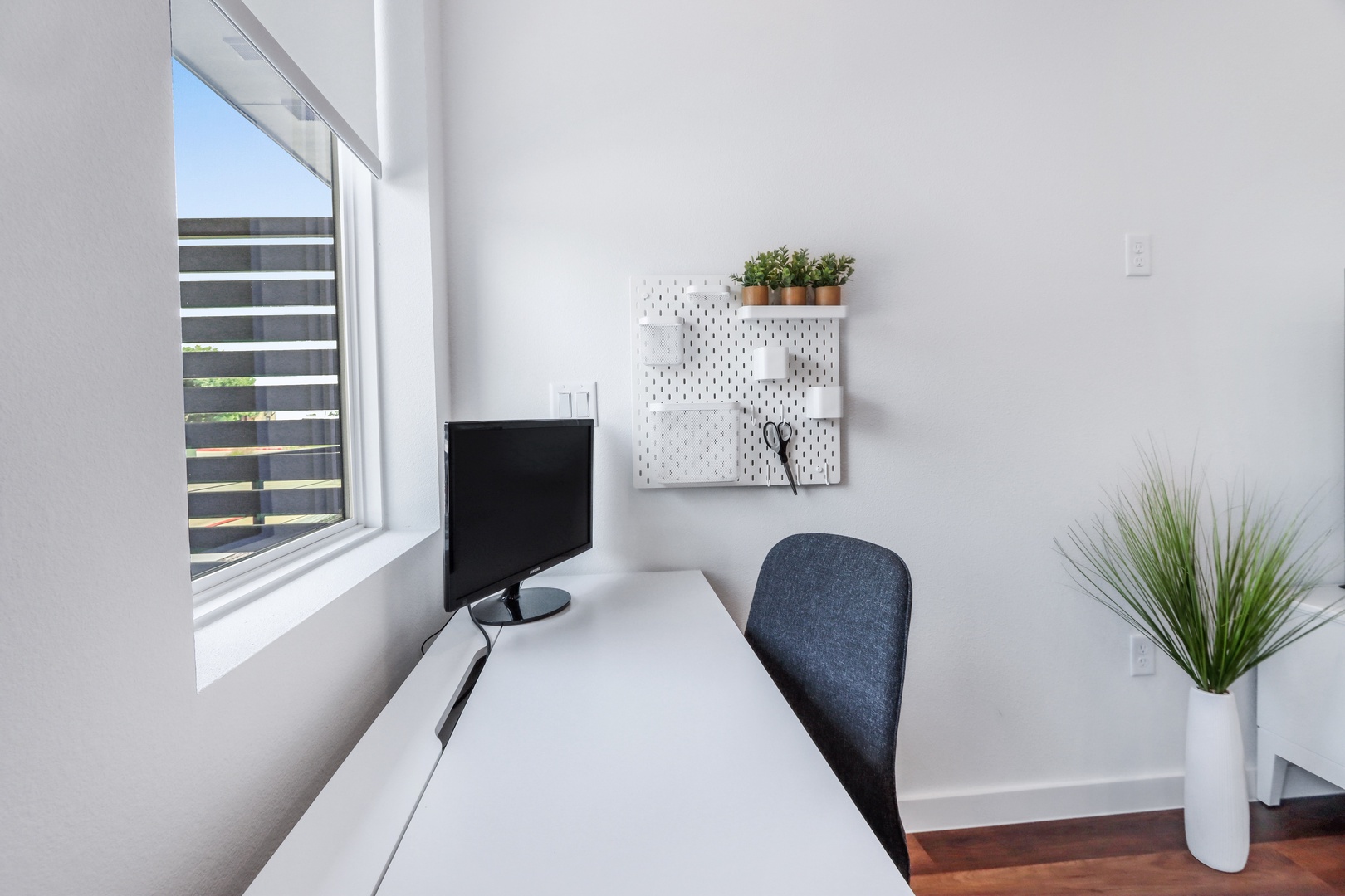 Take advantage of the comfortable workspace with natural light