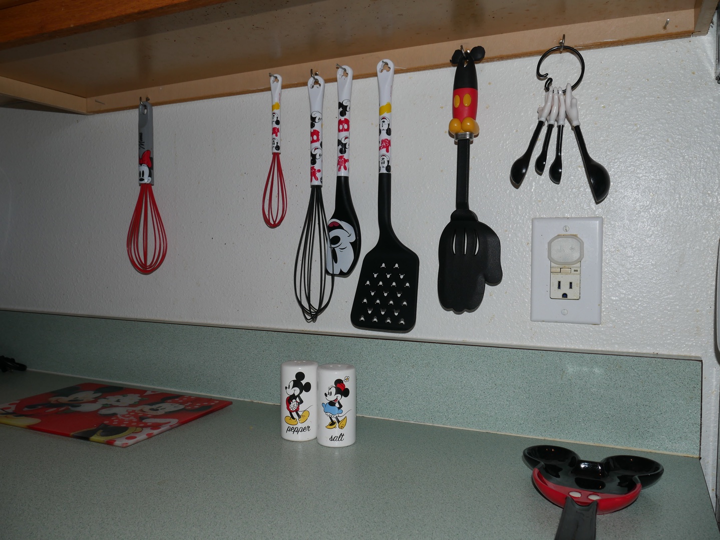 Fully equipped with all your basic kitchen utensils to make you feel right at home