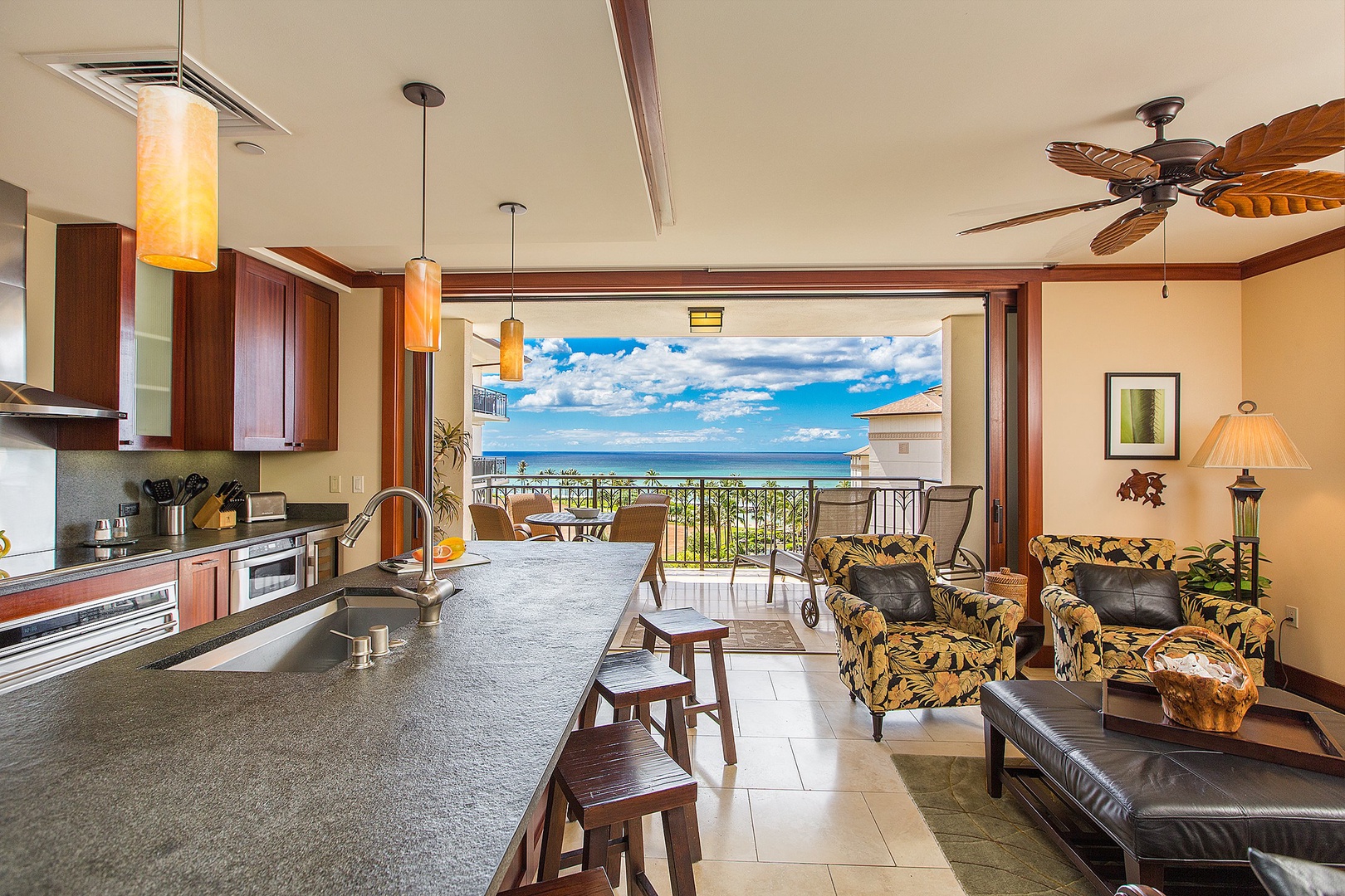 Your luxury Lanai condo