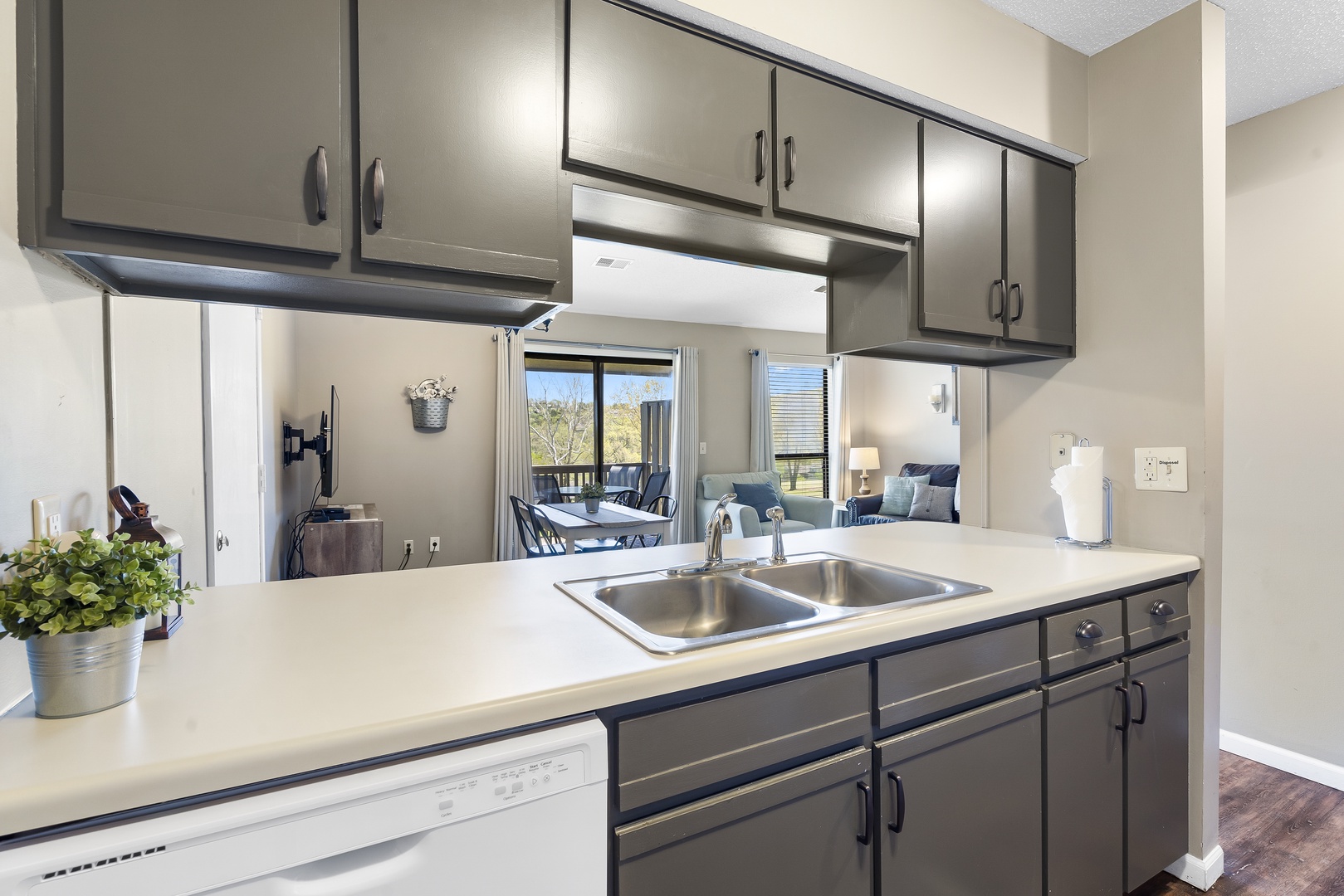 Unit 20’s breezy kitchen showcases ample space & every home comfort