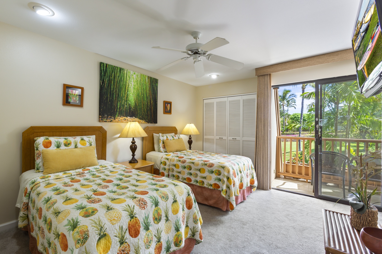 Bedroom 2 with 2 Twin beds (can be converted into a short king), lanai, and TV