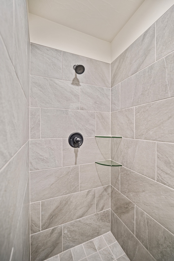 Ensuite bathroom with stand-up shower