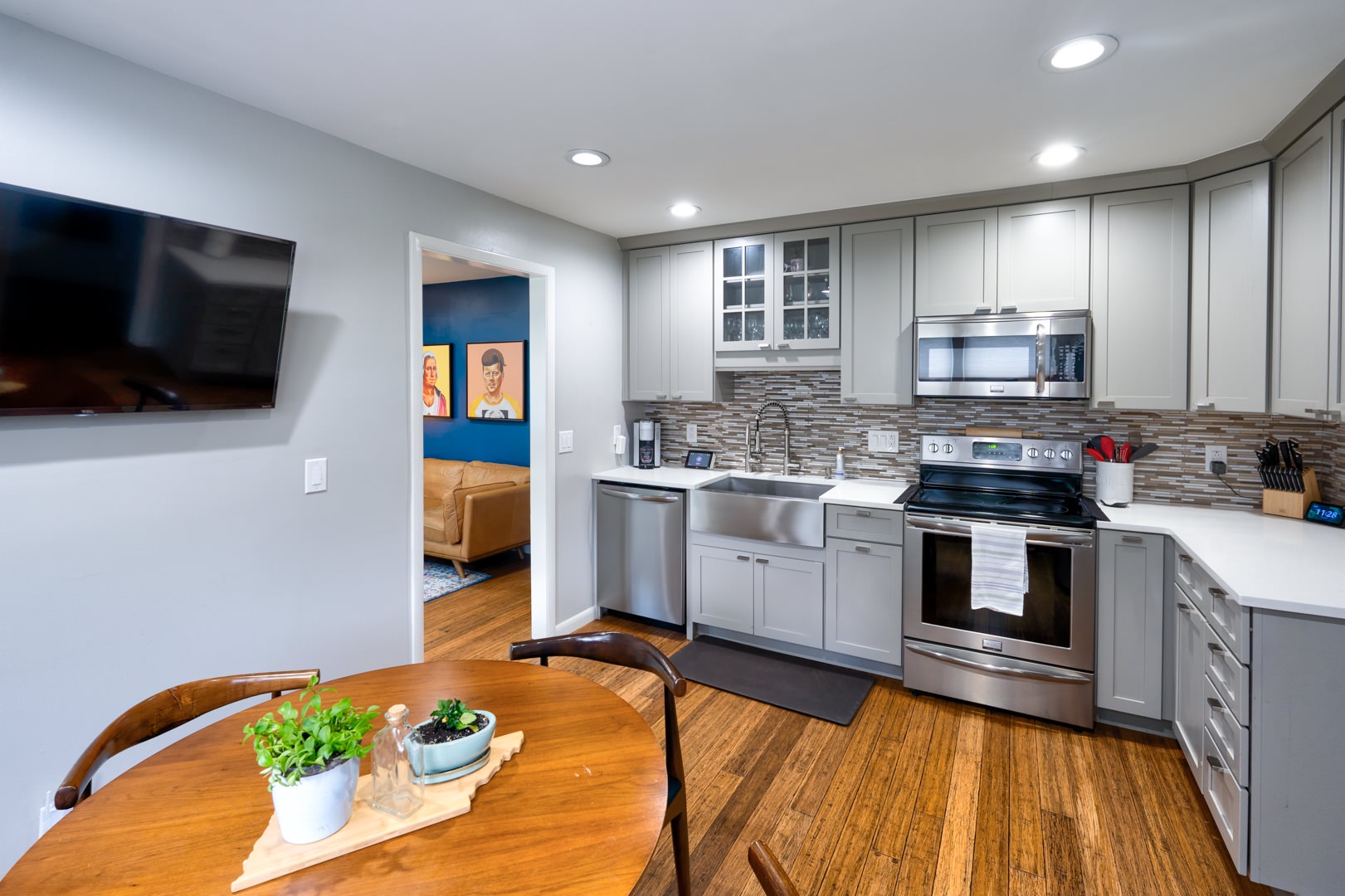 Fully furnished and equipped kitchen