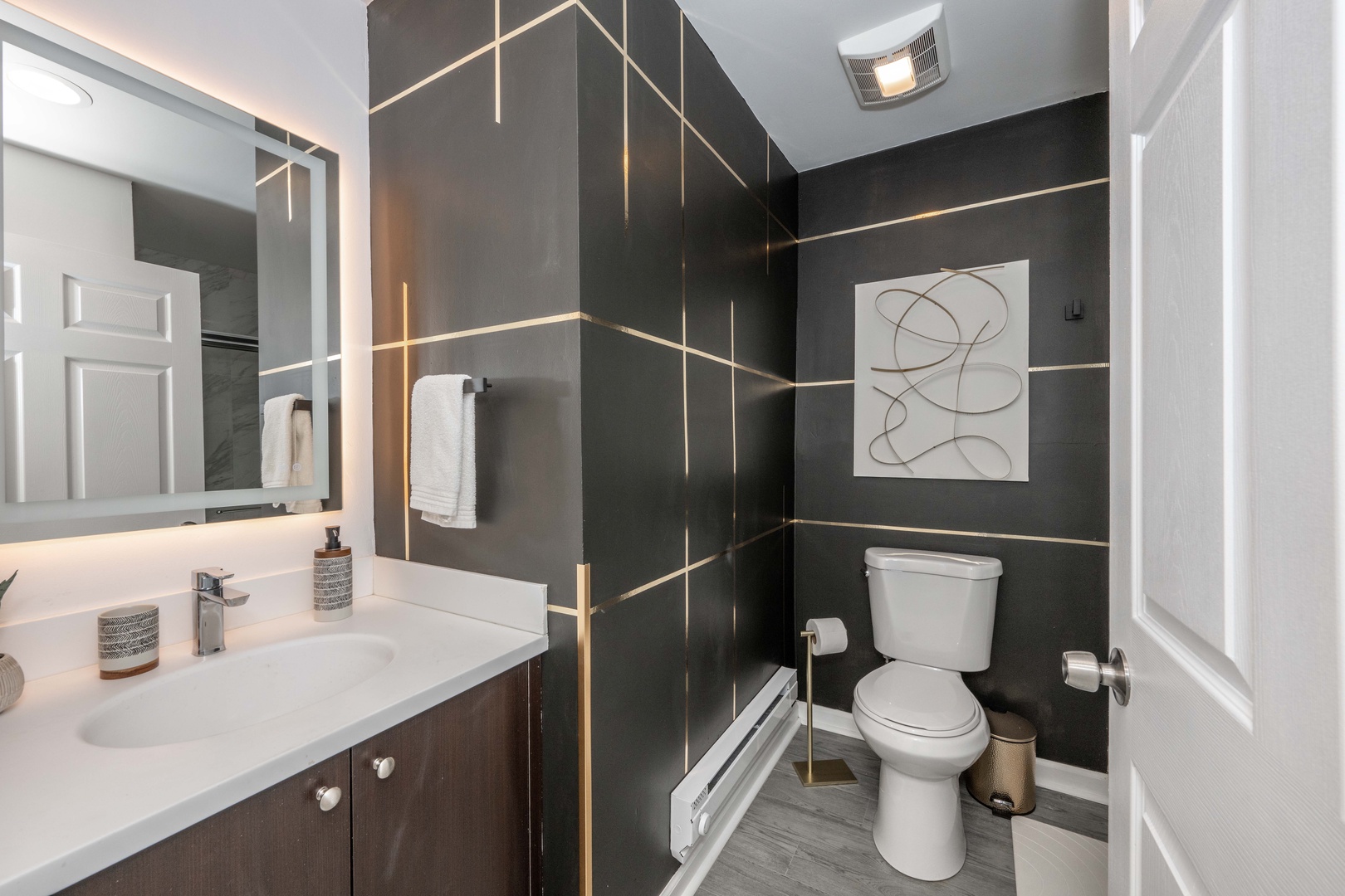 A single vanity & shower await in the full bath