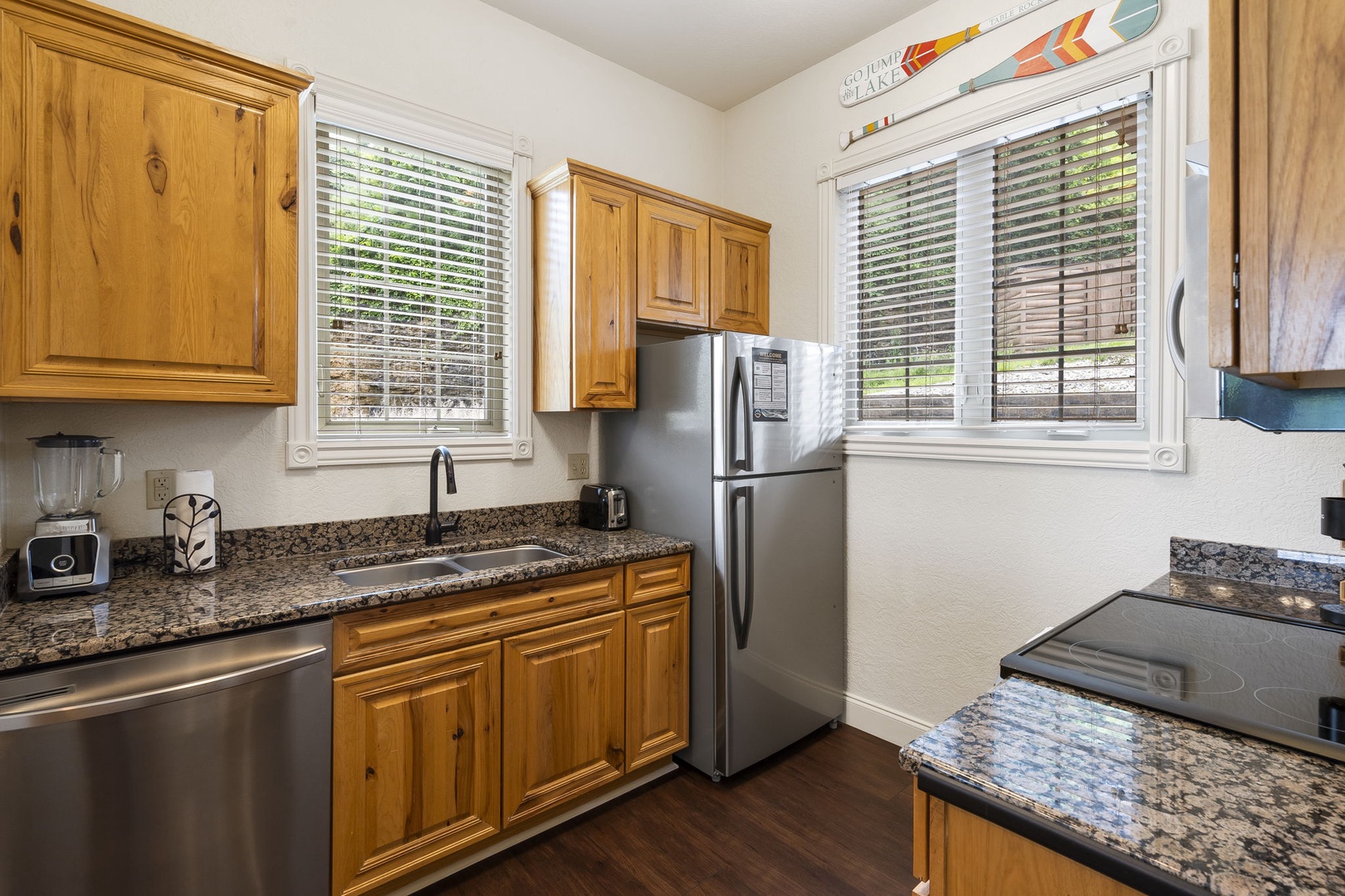 Enjoy all the comforts of home in the well-equipped kitchen