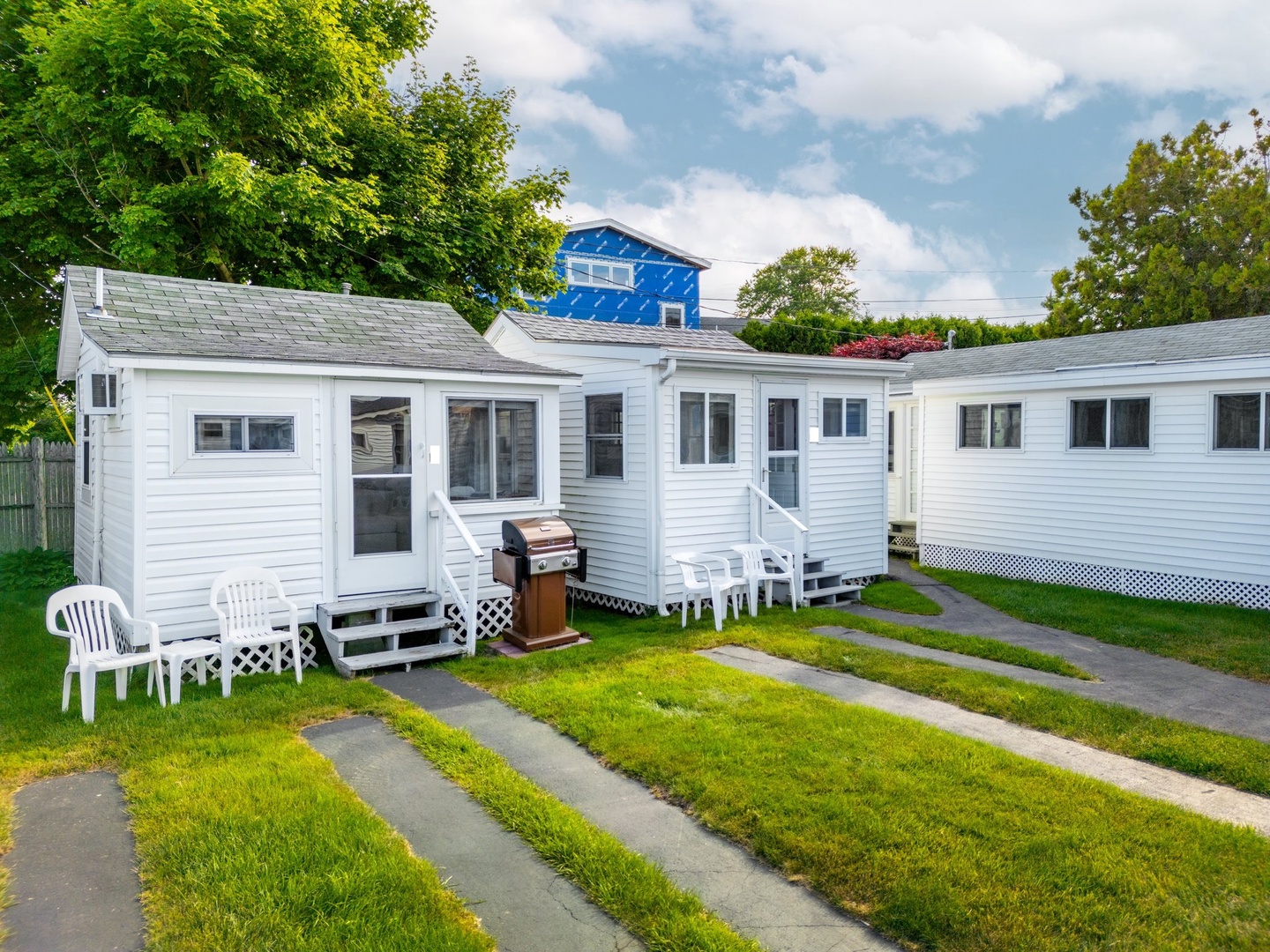 This charming home’s sister cottage is available for larger groups!