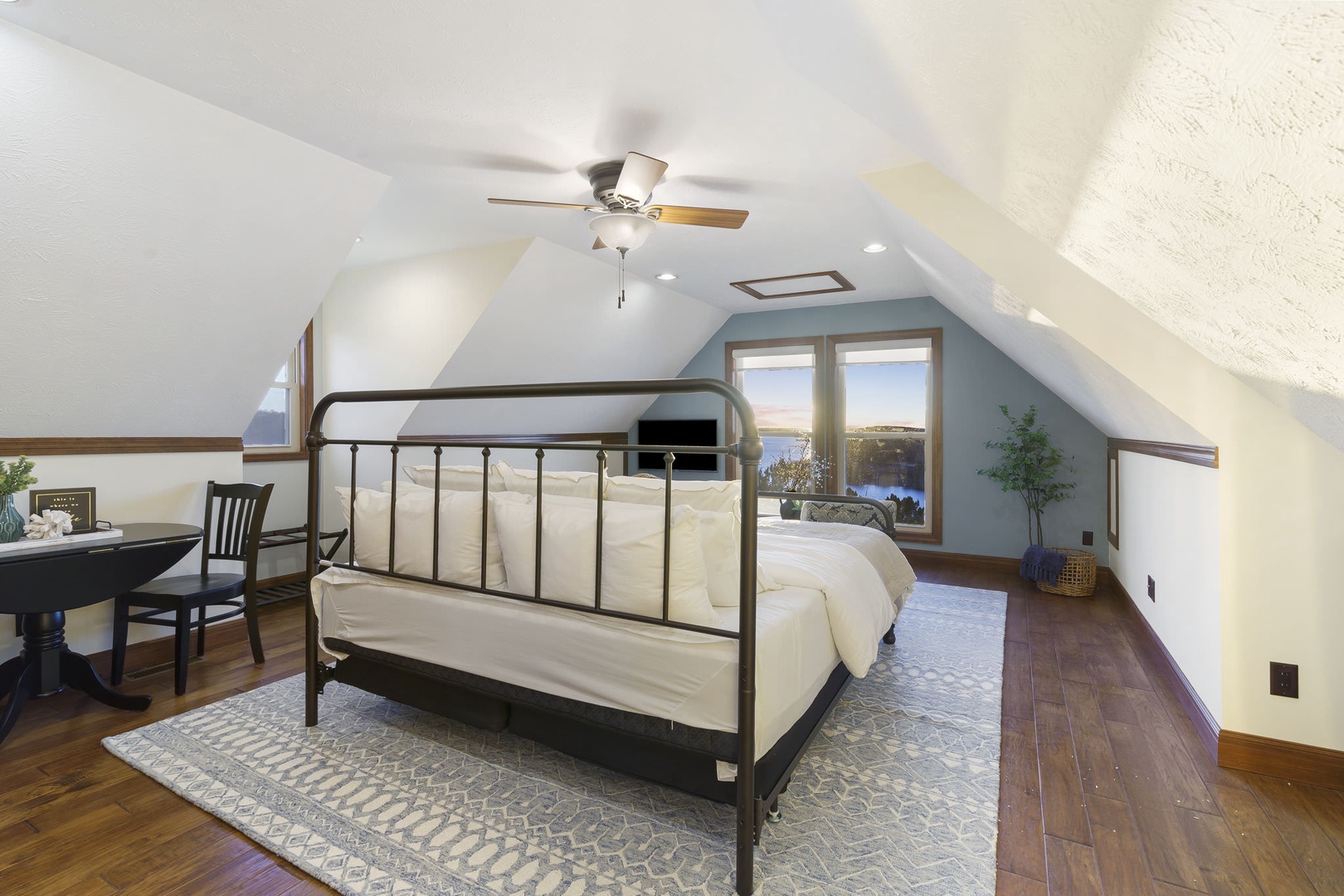 Second Floor Bedroom #6 King
