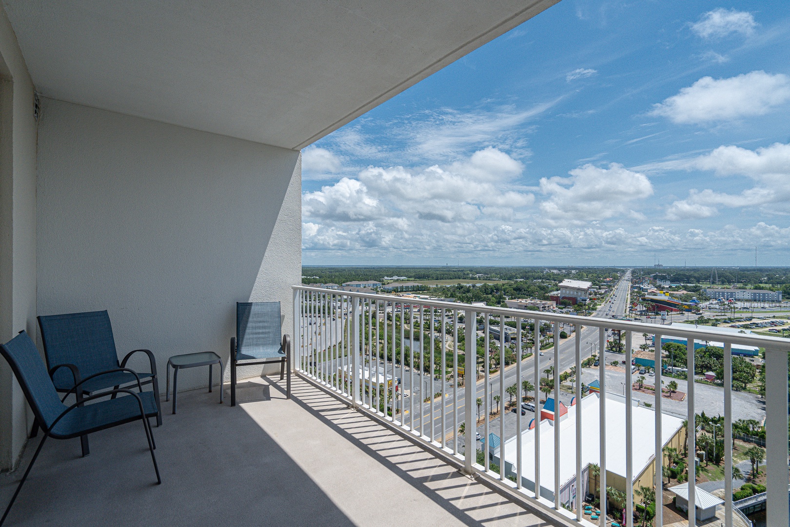 Step out onto the balcony & soak in the stunning views!