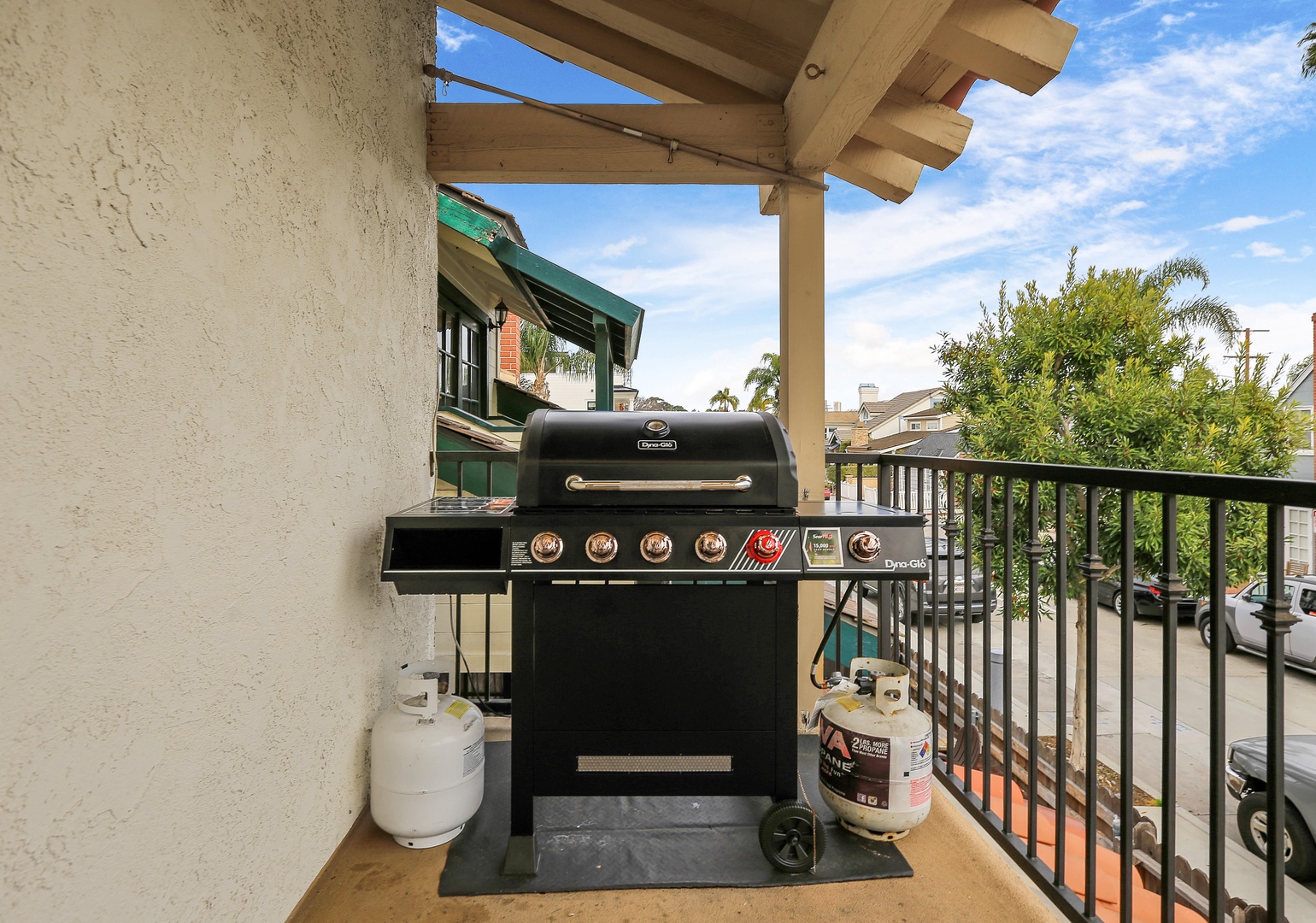 Outdoor BBQ grill