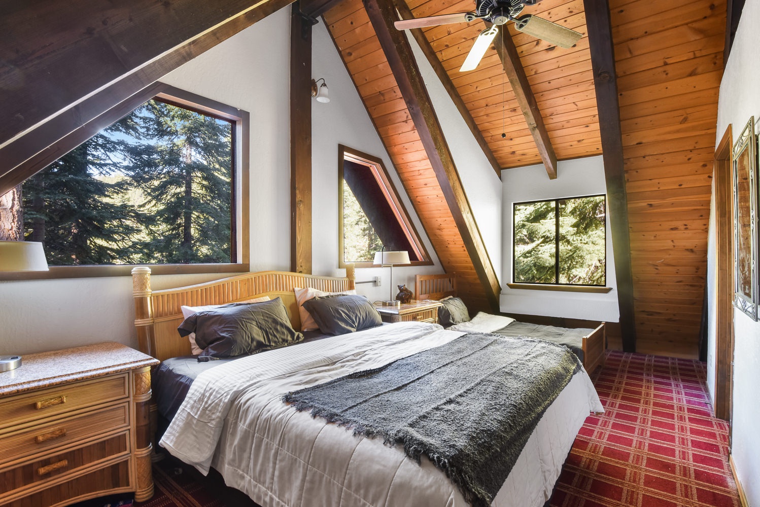 Master bedroom in loft with King bed, and en suite
