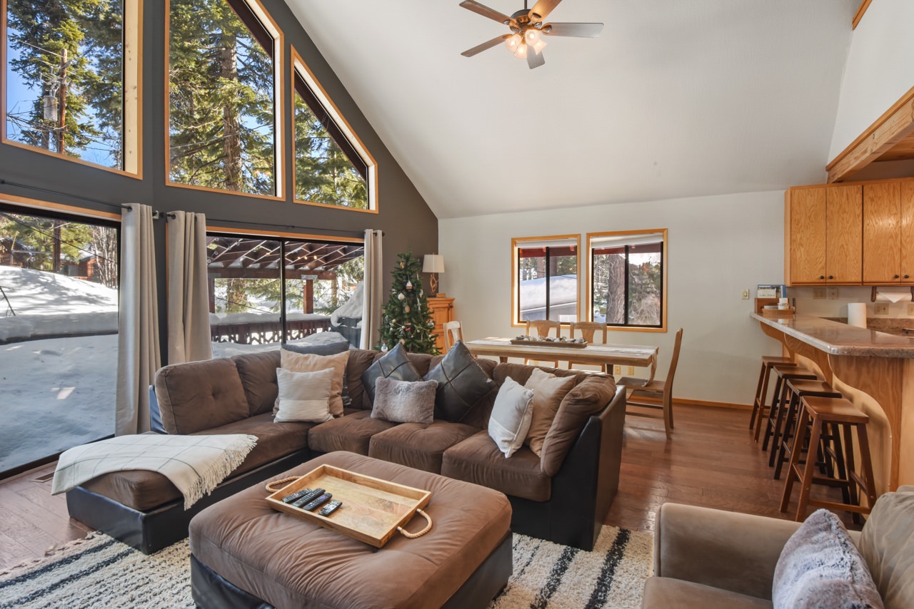 Living and dining area