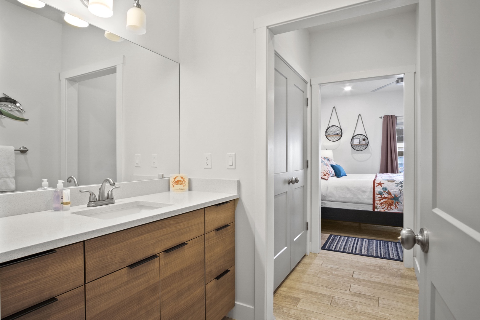 Enjoy the spa-like Master En Suite, with a spacious Single Vanity and Glass Shower