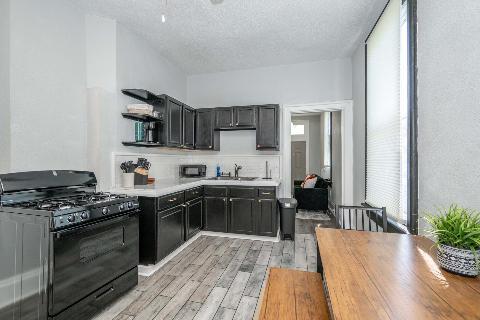 This unit’s sleek, updated kitchen offers ample space & every home comfort