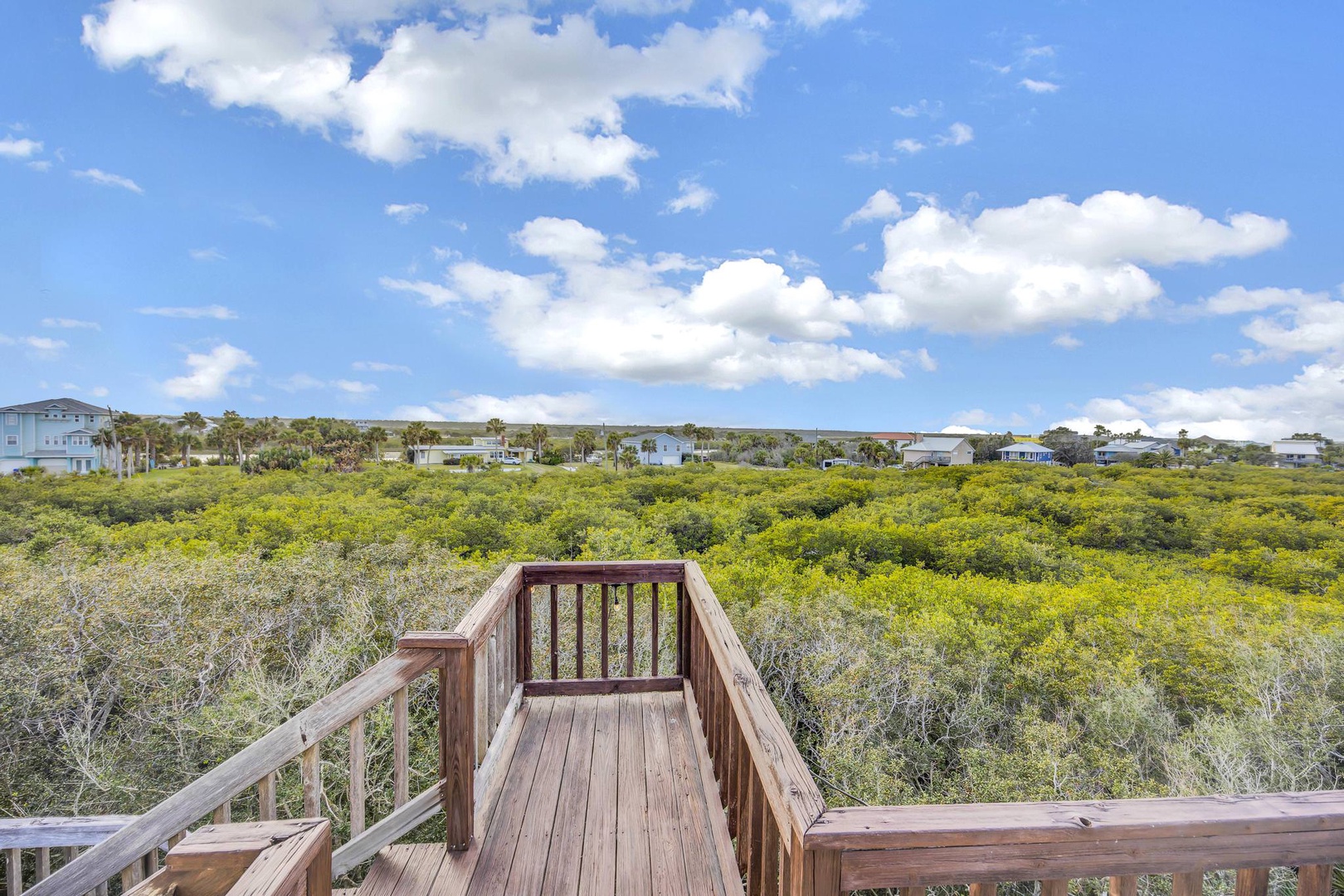 Panoramic views in the 3rd floor balcony