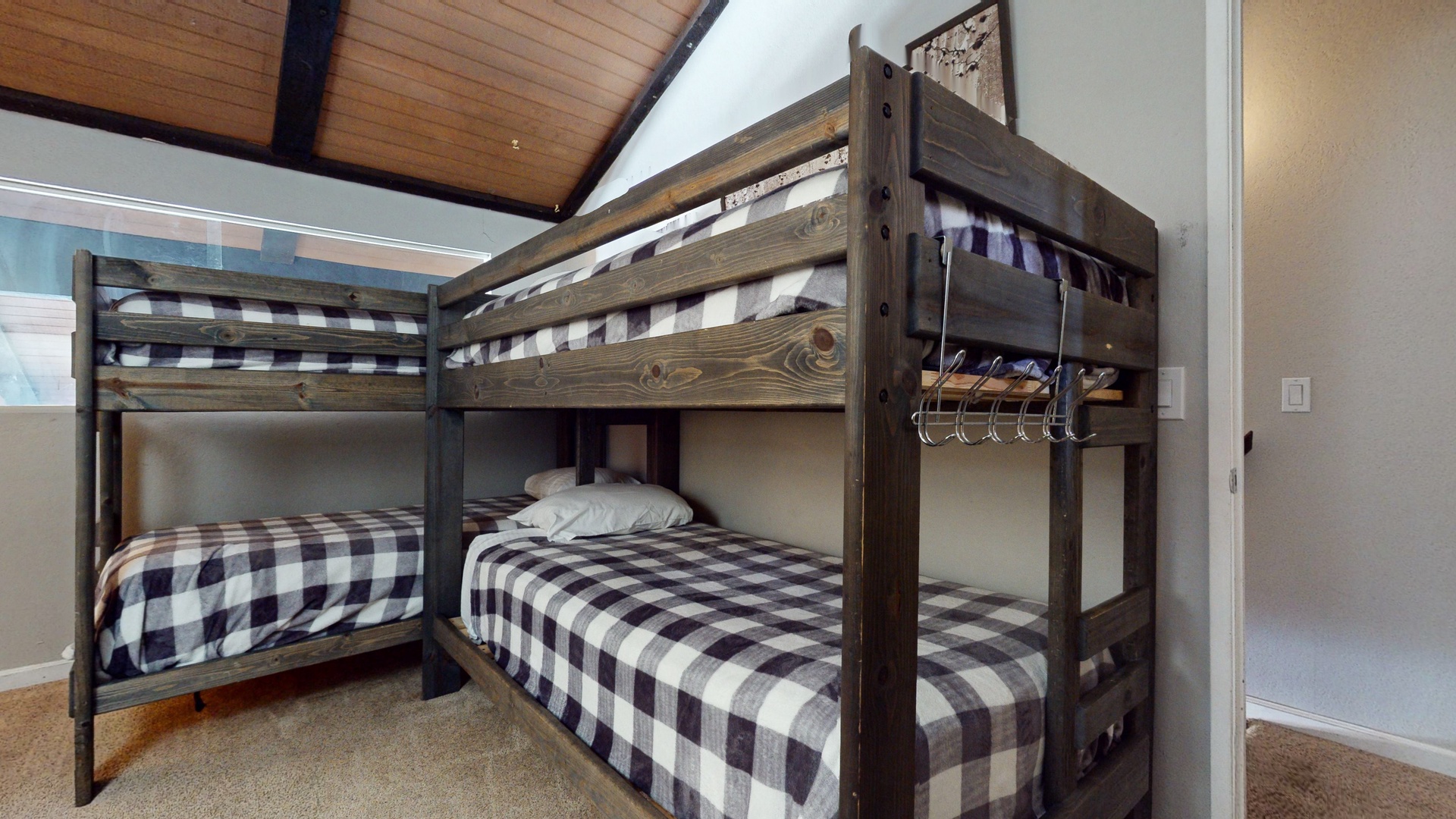 Loft with 2 Twin/Twin bunk beds