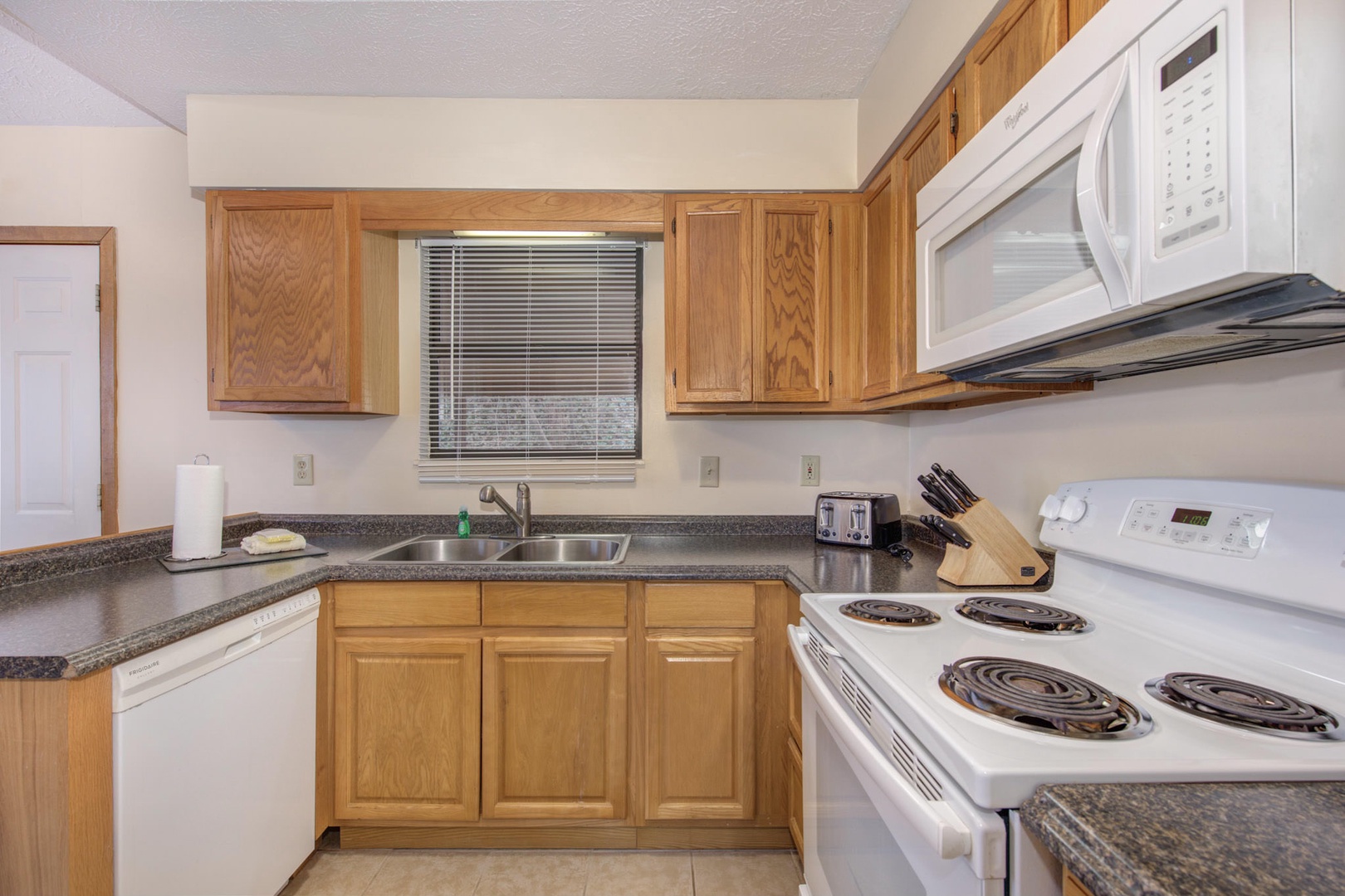 Fully equipped kitchen