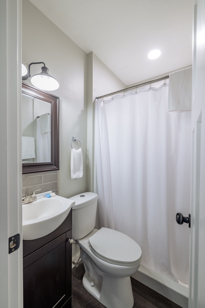 Bathroom #1 Shower/Tub Combo