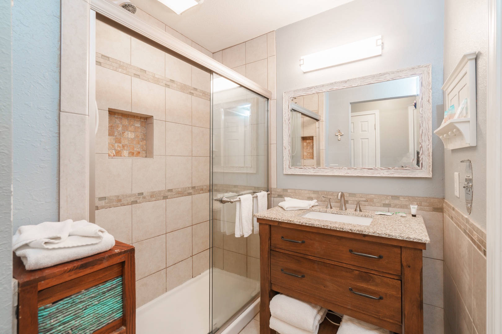 Bathroom #2 with Shower En-Suite to Bedroom #2