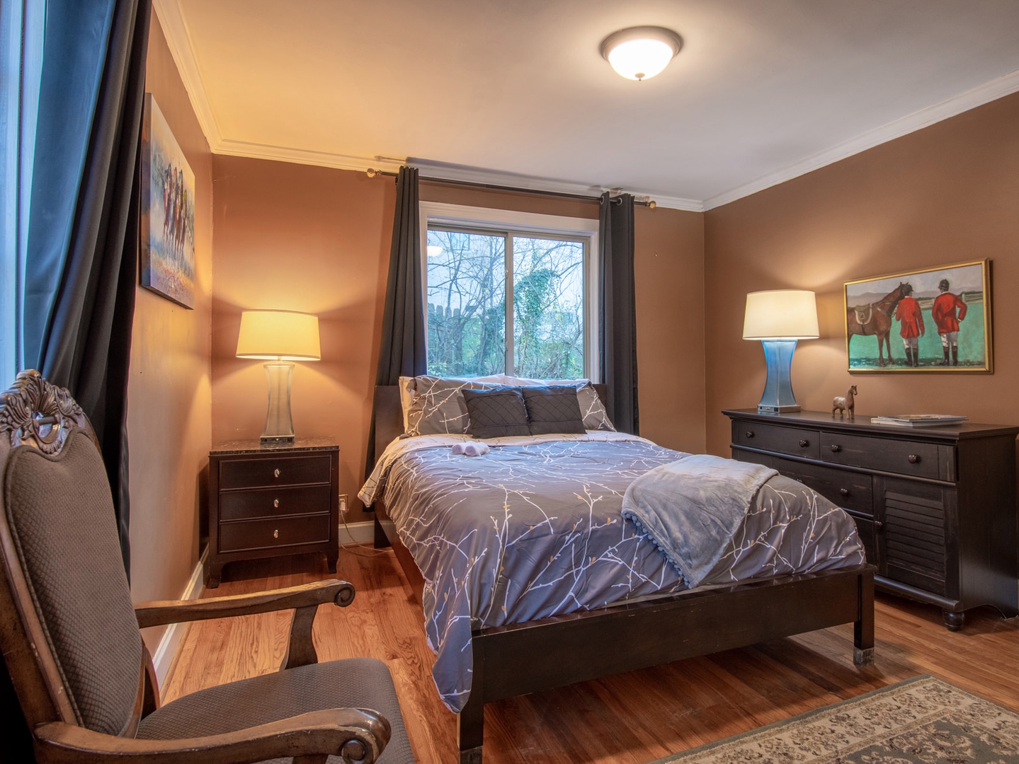 Bedroom 1 with Queen bed