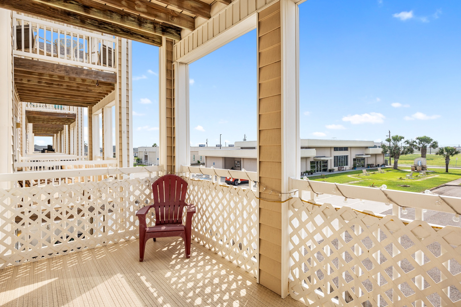 Step out onto the balcony & soak in the amazing views!